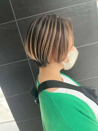 ショート カラー ヒカ/外国人風 デザインカラーのヘアスタイル