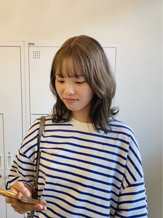 セミロング カラー サトウ リョウのヘアスタイル