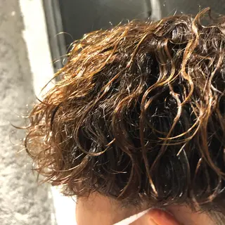 ショート パーマ ✨️極艶髪質改善✖️ クロスパーマ✨のヘアスタイル