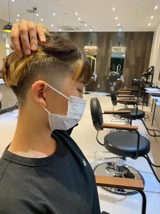 ショート カラー スパイキーショート パーマ　具志堅　太志のヘアスタイル