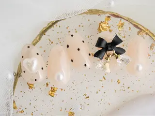 ネイル WHITE NAIL 宝塚所属・中田 未優のネイルデザイン
