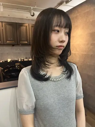 セミロング 韓国風透明感カラー 🌜YUI🌜のヘアスタイル