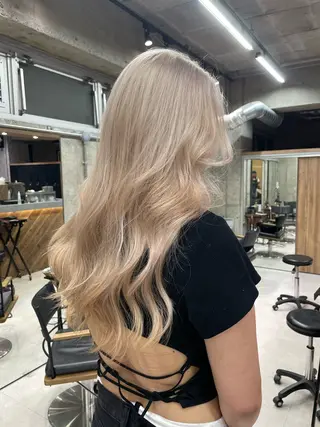 ロング 🫧ハイライトカラー 🫧 𝓜𝓘𝓤のヘアスタイル