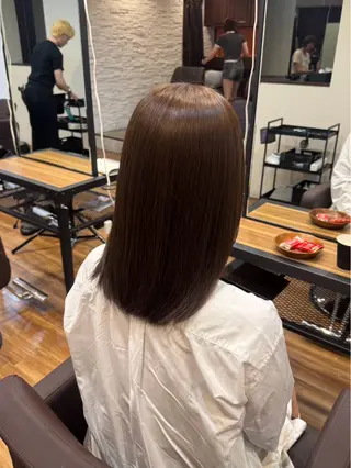ミディアム 伊木 栞乃のヘアスタイル