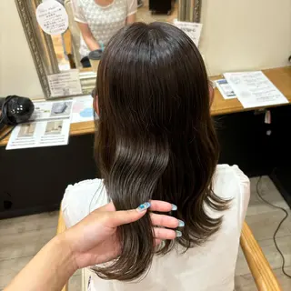 カラー しおり🍬 KOKORO🤍のヘアスタイル