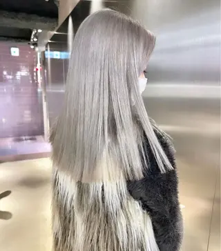 ロング カラー ハイトーン/ 縮毛矯正のヘアスタイル