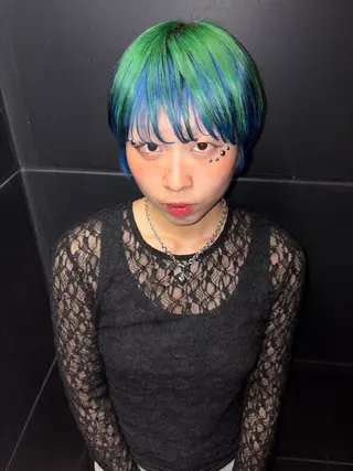 ショート カラー ヘアアレンジ shizuki🌙 /ヘアカラーのヘアスタイル