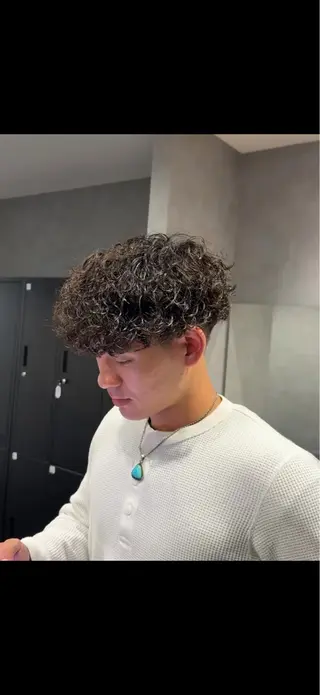 ミディアム パーマ メンズ メンズパーマ特化 美容師kouyaのヘアスタイル