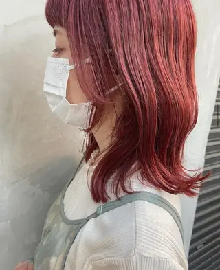 ミディアム オリーブカラー 長谷川のヘアスタイル