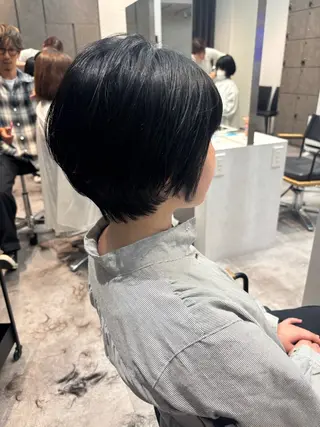ショート カラー ヘアアレンジ マエダ アズミ🌱のヘアスタイル