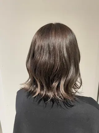 ミディアム 山内 愛可のヘアスタイル