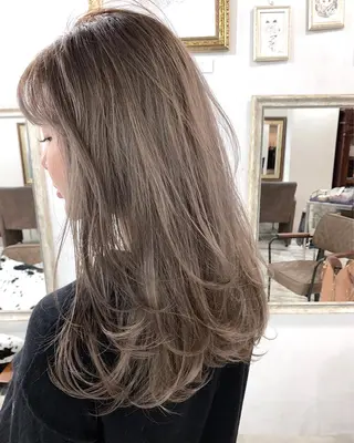 ミディアム カラー エクステ（レミー毛） NINEのヘアスタイル