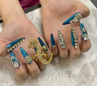 ロング ネイル MADIA 横浜所属・池上 優希のネイルデザイン