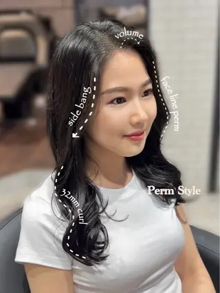 パーマ モ モのヘアスタイル