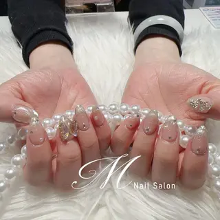 ネイル Mネイル✨パラ取扱店 85%OFF中✨のネイルデザイン
