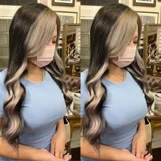 ロング カラー モモカ/ハイトーン /バレイヤージュのヘアスタイル