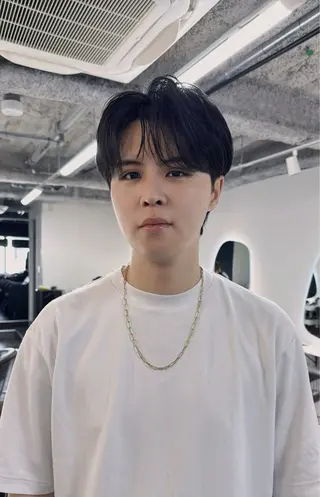 ショート メンズ 新宿/ハイトーン/ レイヤー/サカキのヘアスタイル