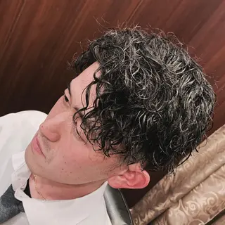 ミディアム パーマ メンズ HIROGINZA ヒロ銀座 青山所属・マツオ リュウホウ🐉のヘアスタイル