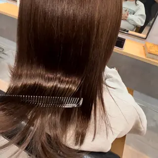 セミロング 小山洋次/阪急茨木/ 透明感カラーショートのヘアスタイル