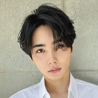 メンズ 表参道フェザーパーマ ニュアンスパーマのヘアスタイル