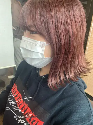 ショート カラー ヘアアレンジ サナ🌱 切りっぱなしボブのヘアスタイル