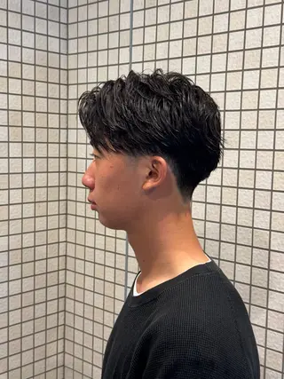 メンズ leo/ナチュラル/ テーパーフェードのヘアスタイル