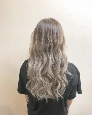 ロング ヤマグチ ヒカルのヘアスタイル