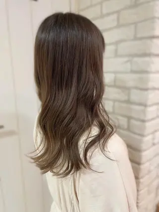 セミロング カラー 清水 有実子のヘアスタイル
