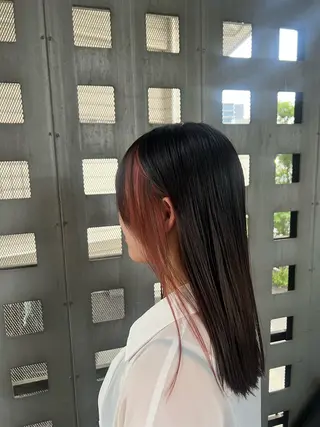 カラー 羽根 ひなののヘアスタイル