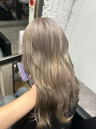 セミロング カラー ハイトーン/ダブル カラー/akihoのヘアスタイル