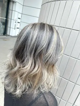 セミロング カラー Zina天王寺 CHIAKIのヘアスタイル