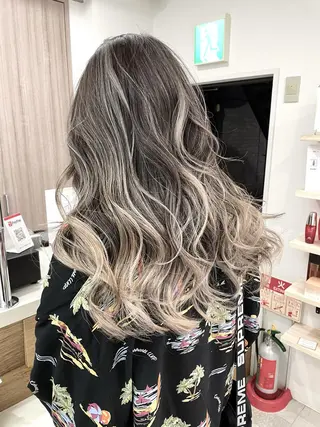 ロング gisele所属・小山 一之のヘアスタイル