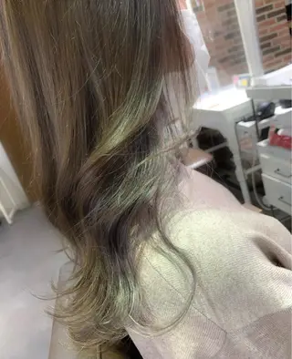 カラー エミュスト心斎橋所属・🎨カラー&髪質改善 職人　松葉優希のヘアスタイル
