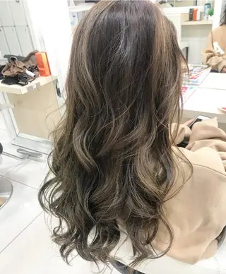 ロング カラー 大澤 碧のヘアスタイル