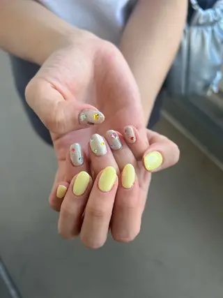 ネイル m.nail/ 🐄💛🧡❤️のネイルデザイン