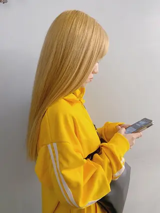 ロング カラー ヘアアレンジ flamme Annaのヘアスタイル