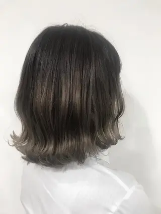ミディアム カラー いけだ　ひかり ハイライトくびれヘアのヘアスタイル
