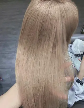 ミディアム カラー ヘアアレンジ mina 🌷のヘアスタイル