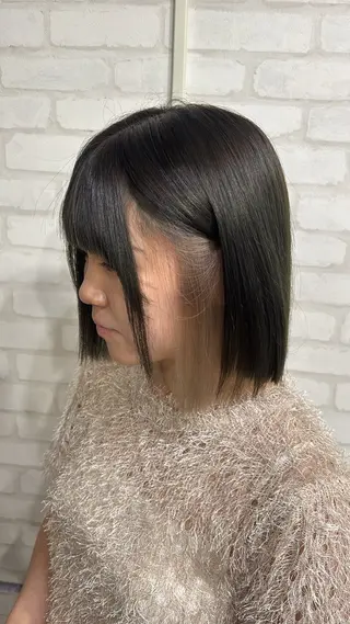 カラー 廣田 真依のヘアスタイル