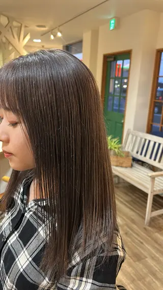 セミロング カラー Suah カクイニチカ🪄🤍のヘアスタイル