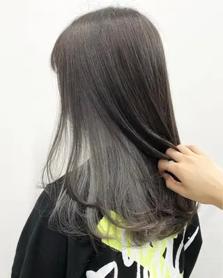 ミディアム カラー ヘアアレンジ 🦄インナーカラー 🦄貫井彩花のヘアスタイル