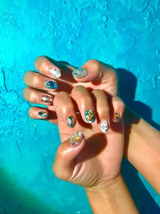 ネイル キラキラ オメメのネイルデザイン