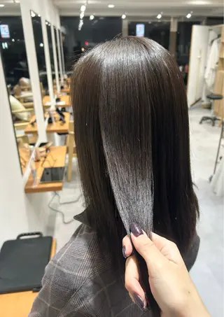セミロング カラー shy  by branch所属・伊豆 由奈のヘアスタイル