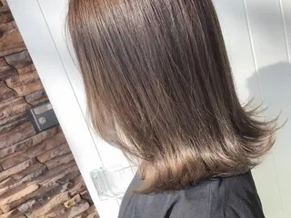 ミディアム カラー 髙井 麻帆のヘアスタイル