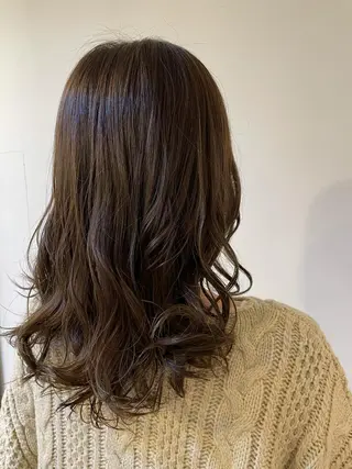 セミロング カラー 悠 亜のマツエク・マツパデザイン