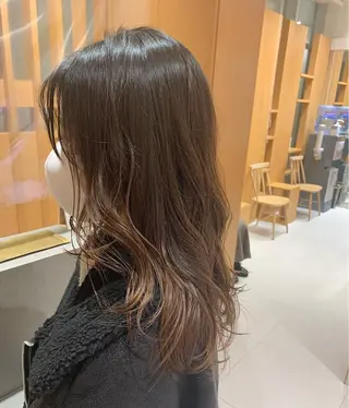 ロング 下川 由貴のヘアスタイル