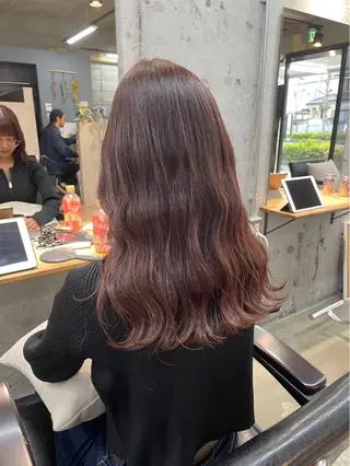 ロング カラー 穴原 優紀のヘアスタイル