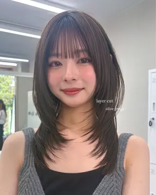ミディアム 後藤 愛美/レイヤーカットのヘアスタイル