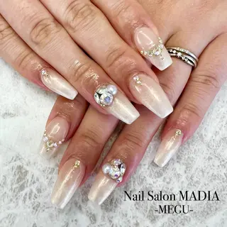 ネイル MADIA藤沢所属・MADIA MEGUのネイルデザイン