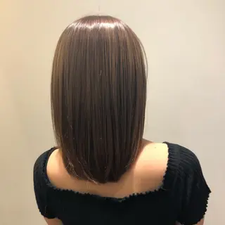 ミディアム イシカワ エリナのヘアスタイル